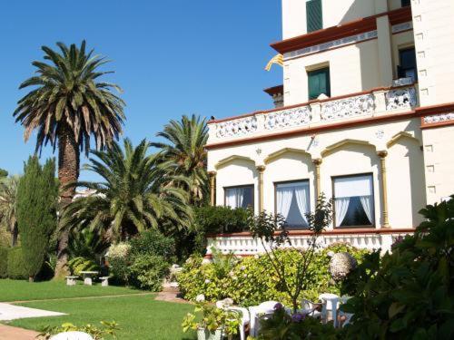 Hotel Hostal Del Sol ซานต์เฟลิอูเดกีโซลส์ ภายนอก รูปภาพ