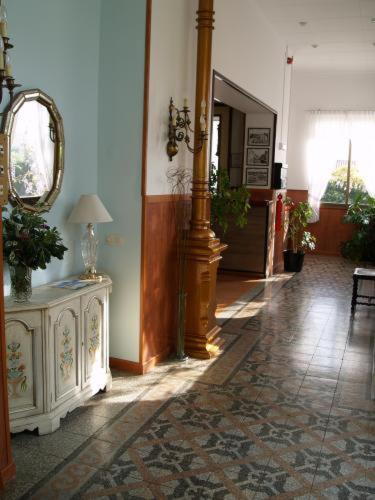 Hotel Hostal Del Sol ซานต์เฟลิอูเดกีโซลส์ ภายนอก รูปภาพ