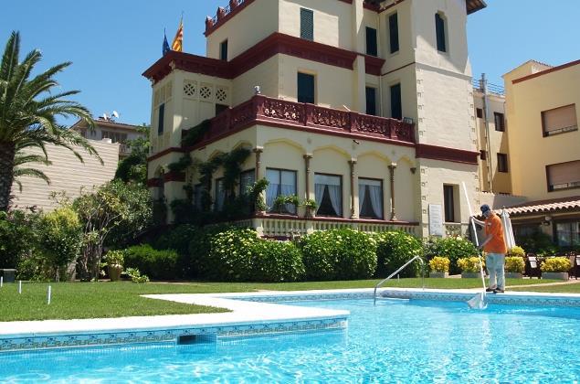 Hotel Hostal Del Sol ซานต์เฟลิอูเดกีโซลส์ ภายนอก รูปภาพ