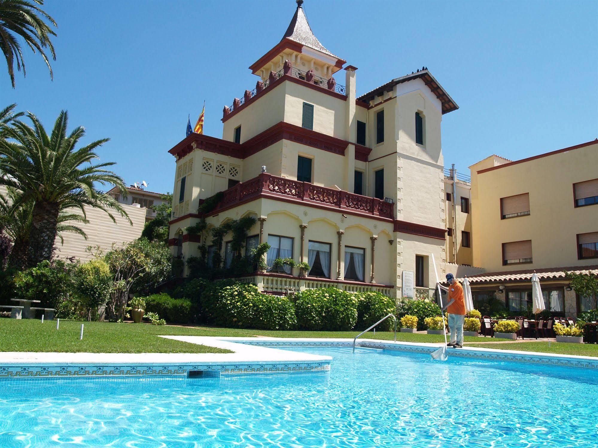 Hotel Hostal Del Sol ซานต์เฟลิอูเดกีโซลส์ ภายนอก รูปภาพ