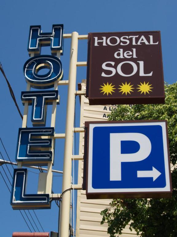 Hotel Hostal Del Sol ซานต์เฟลิอูเดกีโซลส์ ภายนอก รูปภาพ